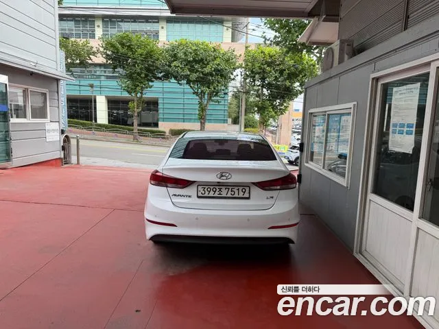 Hyundai Avante 2017 thumb 5