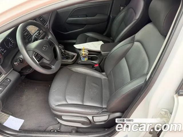 Hyundai Avante 2017 thumb 9