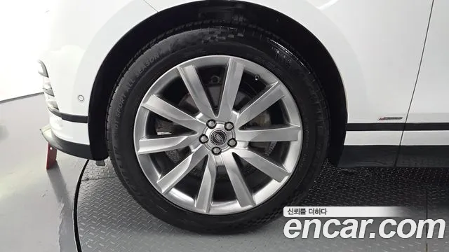 Land Rover Range Rover Velar 2019 thumb 5