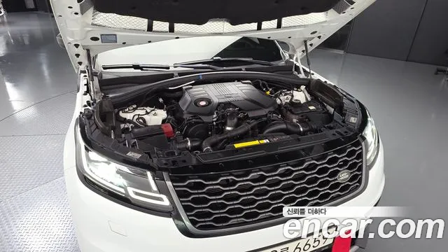 Land Rover Range Rover Velar 2019 thumb 6