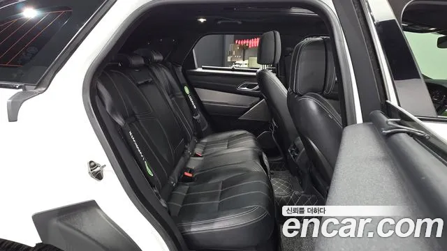 Land Rover Range Rover Velar 2019 thumb 12