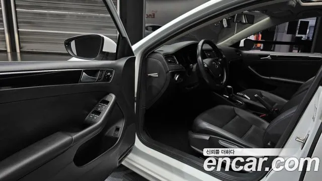 Volkswagen Jetta 2015 thumb 10