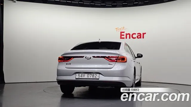 Renault-KoreaSamsung Megane 2016 thumb 4