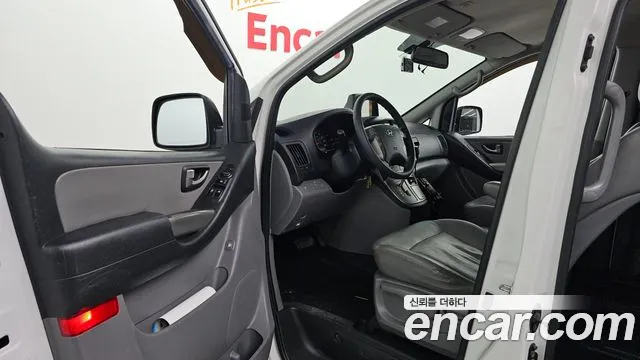 Hyundai Starex 2013 thumb 10
