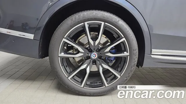 BMW X7 2021 thumb 4