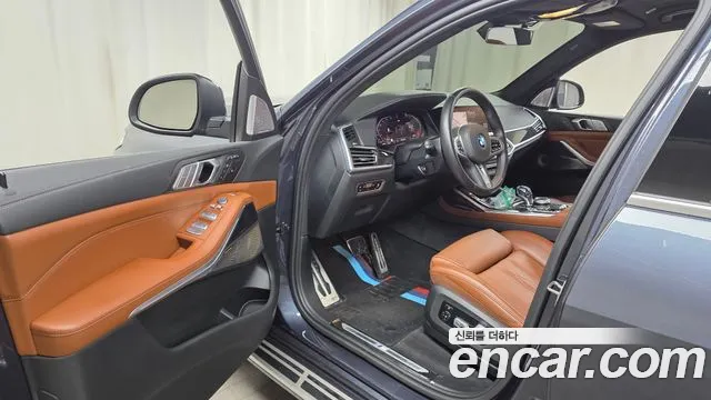BMW X7 2021 thumb 9