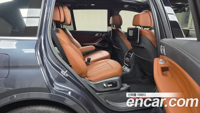 BMW X7 2021 thumb 10