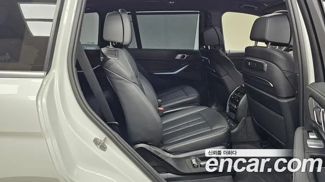 BMW X7 2025 thumb 10