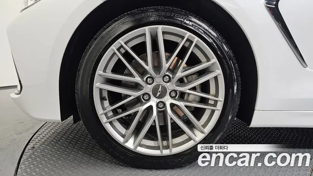 Genesis G70 2019 thumb 4