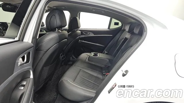 Genesis G70 2019 thumb 11
