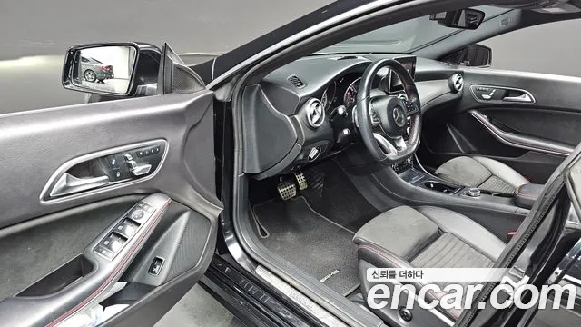 Mercedes-Benz CLA 2018 thumb 12