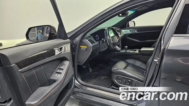 Genesis G80 2017 thumb 10