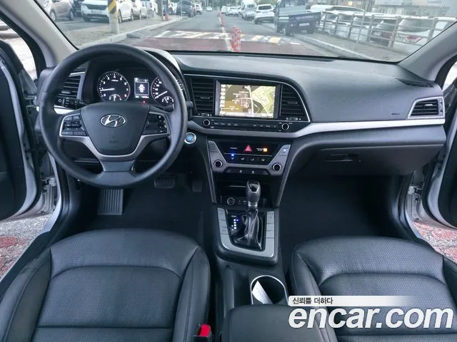 Hyundai Avante 2017 thumb 10