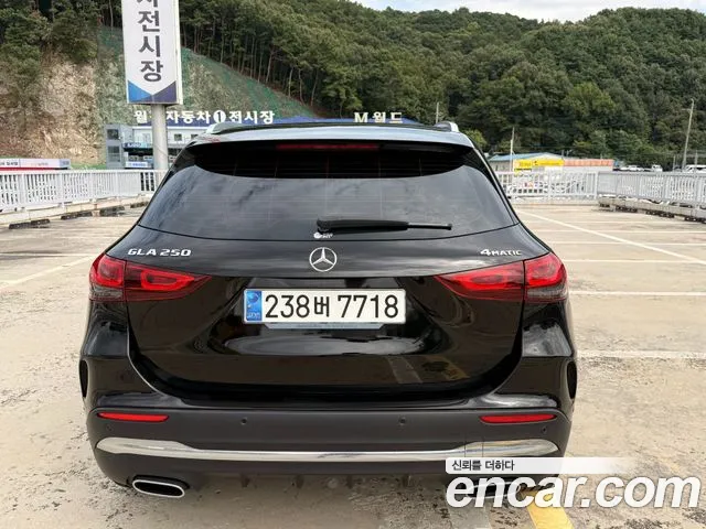 Mercedes-Benz GLA 2020 thumb 4