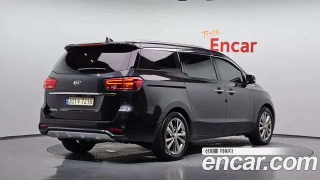 Kia Carnival 2019 thumb 2