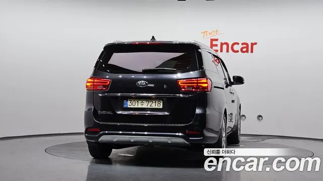 Kia Carnival 2019 thumb 4