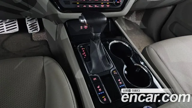 Kia Carnival 2019 thumb 9