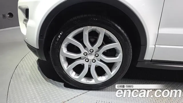 Land Rover Range Rover Evoque 2015 thumb 5