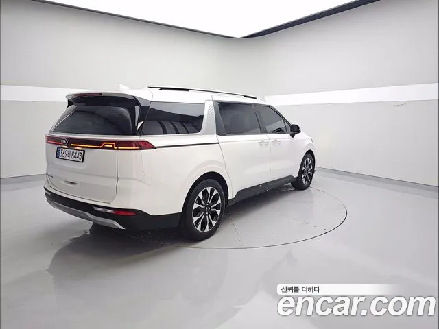 Kia Carnival 2021 thumb 2