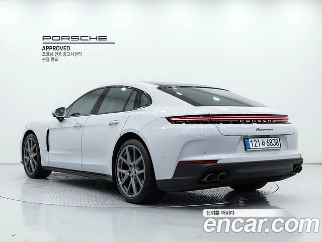 Porsche Panamera 2025 thumb 2