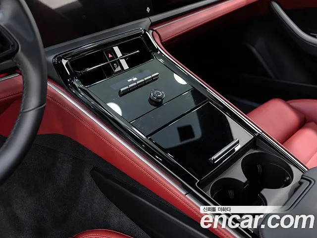 Porsche Panamera 2025 thumb 9