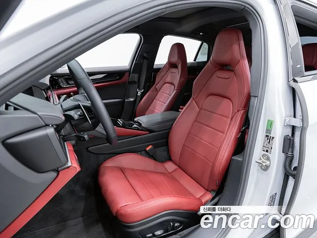 Porsche Panamera 2025 thumb 10