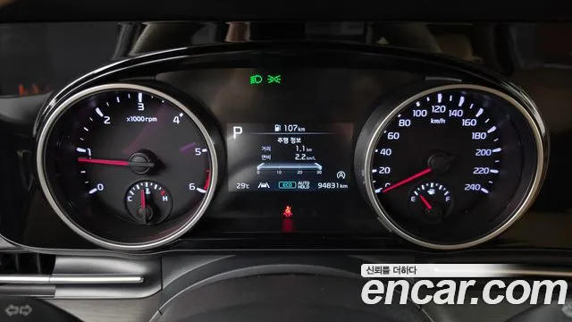 Kia Carnival 2021 thumb 8