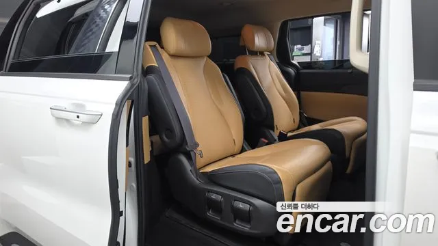 Kia Carnival 2021 thumb 12