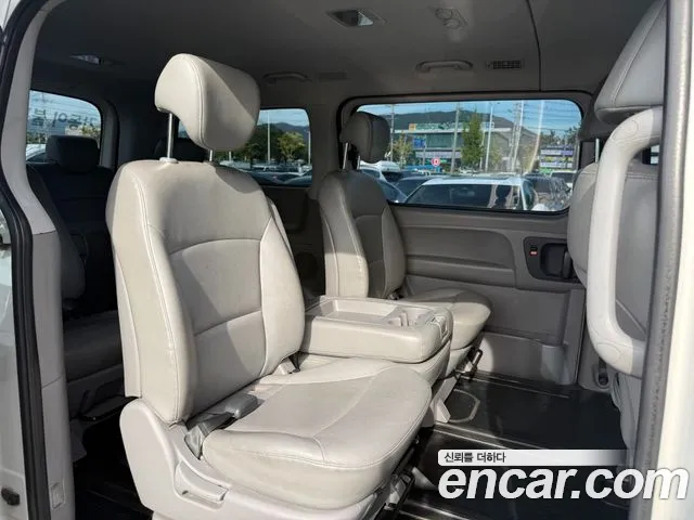 Hyundai Starex 2017 thumb 10