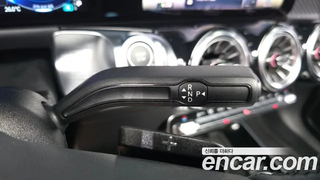 Mercedes-Benz EQB 2025 thumb 8