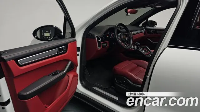 Porsche Cayenne 2023 thumb 9