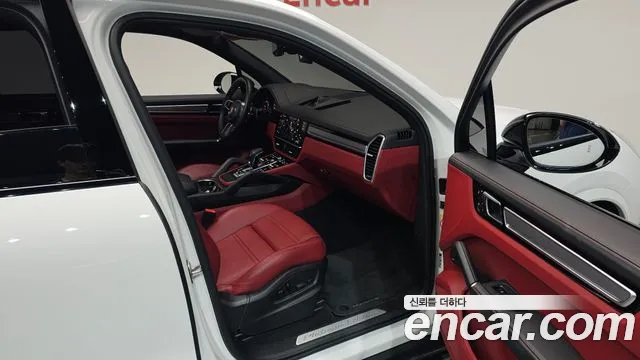 Porsche Cayenne 2023 thumb 10