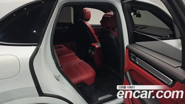 Porsche Cayenne 2023 thumb 11