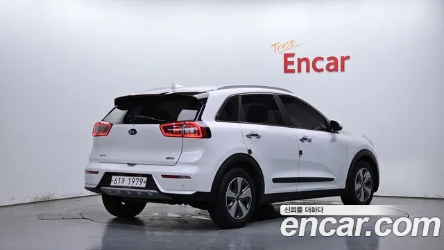 Kia Niro 2018 thumb 2