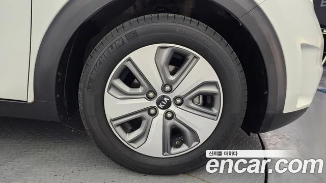 Kia Niro 2018 thumb 5
