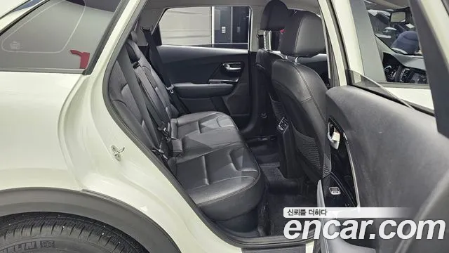 Kia Niro 2018 thumb 12