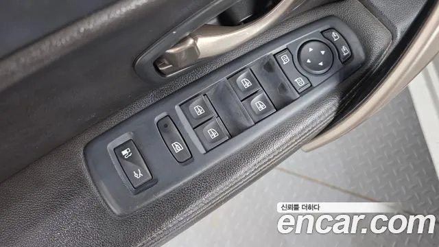 Renault-KoreaSamsung SM5 2015 thumb 11