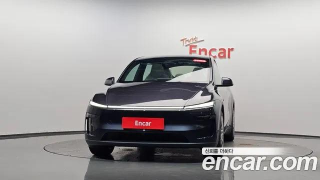 Tesla Model Y 2026 thumb 2