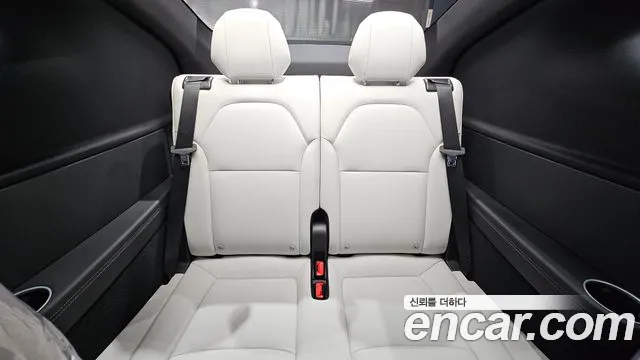 Tesla Model Y 2026 thumb 12