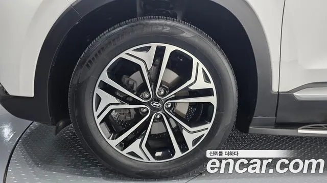 Hyundai Santa Fe 2020 thumb 4