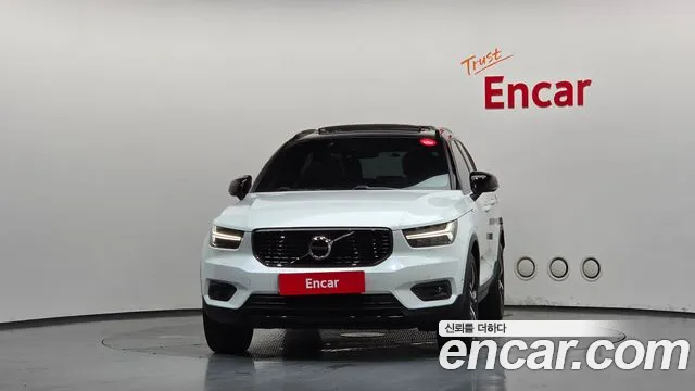 Volvo XC40 2018 thumb 3