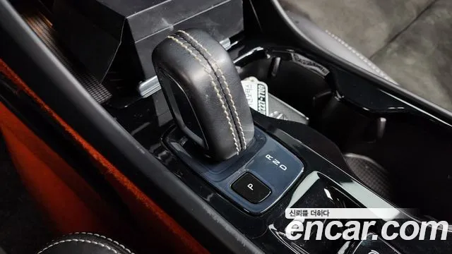 Volvo XC40 2018 thumb 9