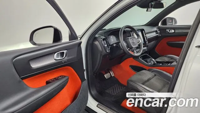 Volvo XC40 2018 thumb 10