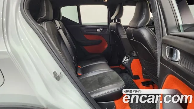 Volvo XC40 2018 thumb 11