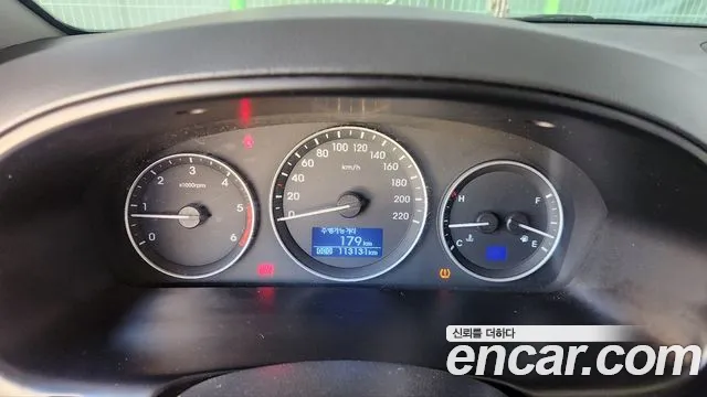 Hyundai Starex 2017 thumb 5