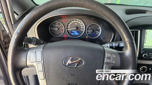 Hyundai Starex 2017 thumb 6
