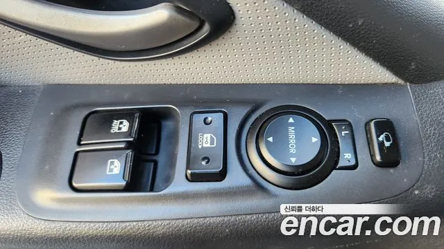 Hyundai Starex 2017 thumb 10
