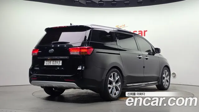 Kia Carnival 2016 thumb 2