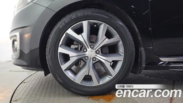 Kia Carnival 2016 thumb 5