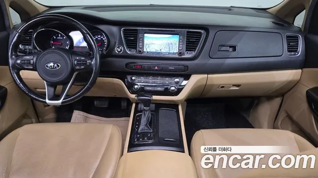 Kia Carnival 2016 thumb 7